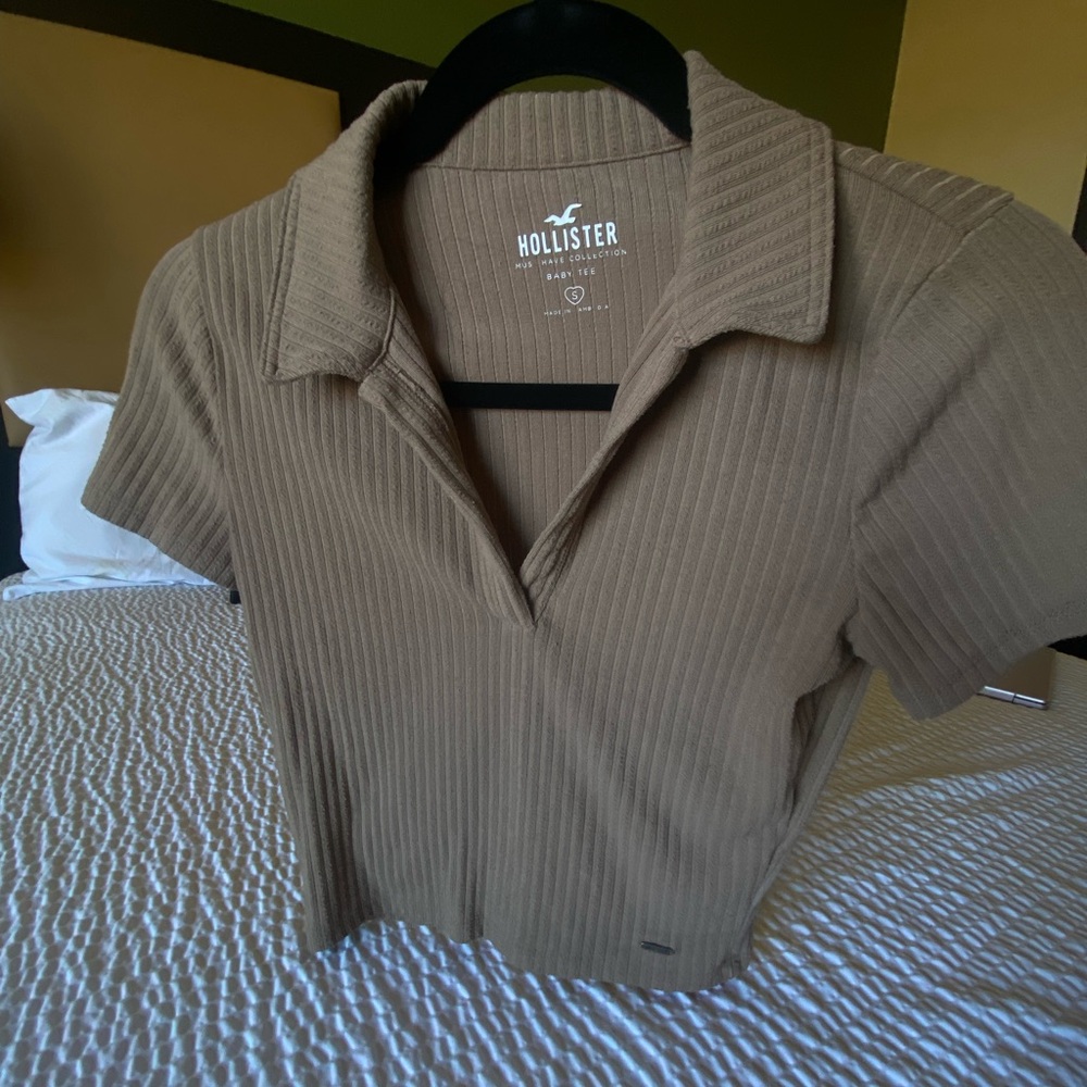 Hollister Ribbed Beige Collared Tee